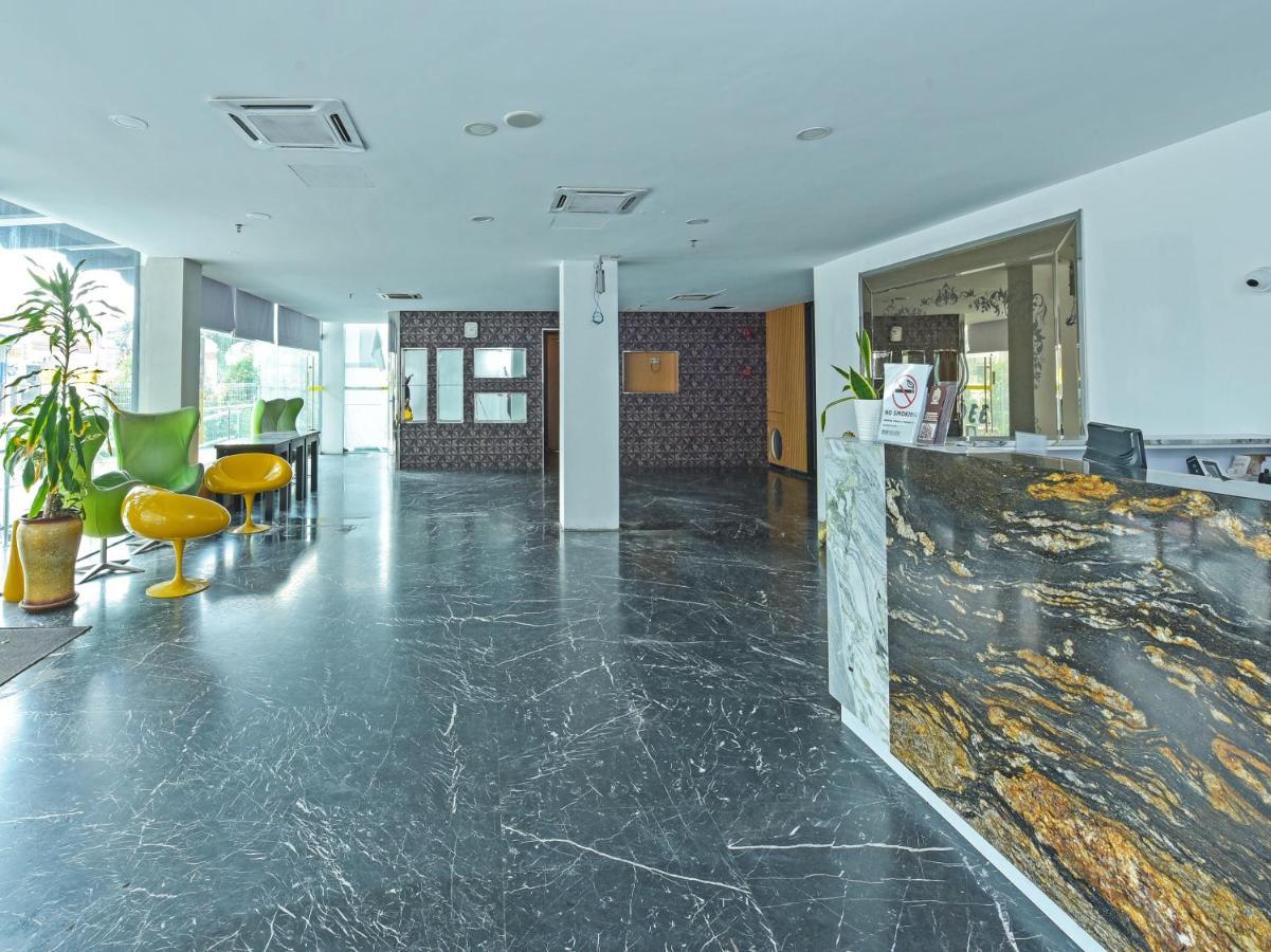 Capital O 90130 Sawadee Hotel Джохор-Бару Екстер'єр фото